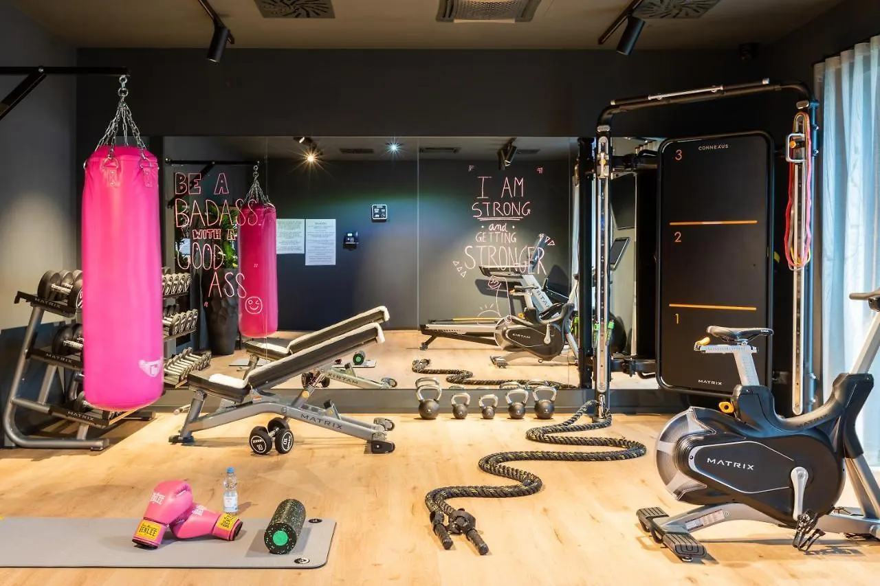فندق Moxy Berlin Airport شونيفيلد 3*,