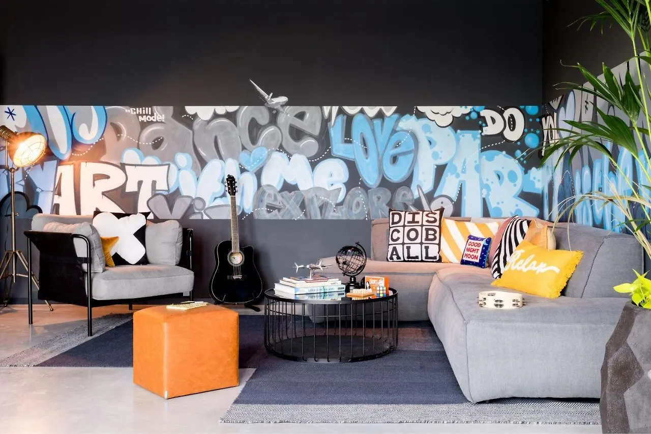 فندق Moxy Berlin Airport شونيفيلد ألمانيا