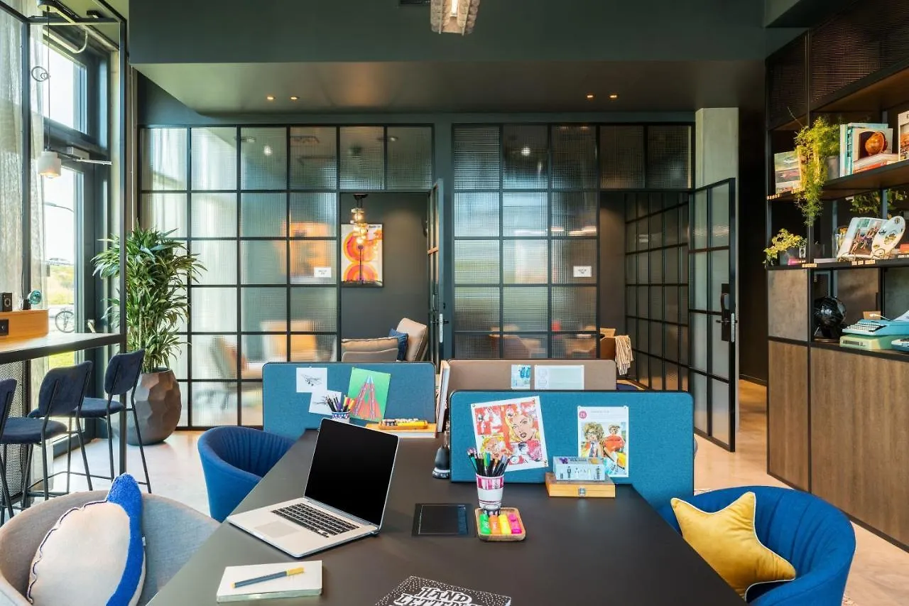 فندق Moxy Berlin Airport شونيفيلد