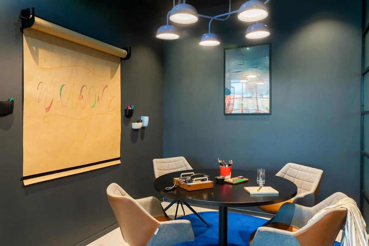 فندق Moxy Berlin Airport شونيفيلد