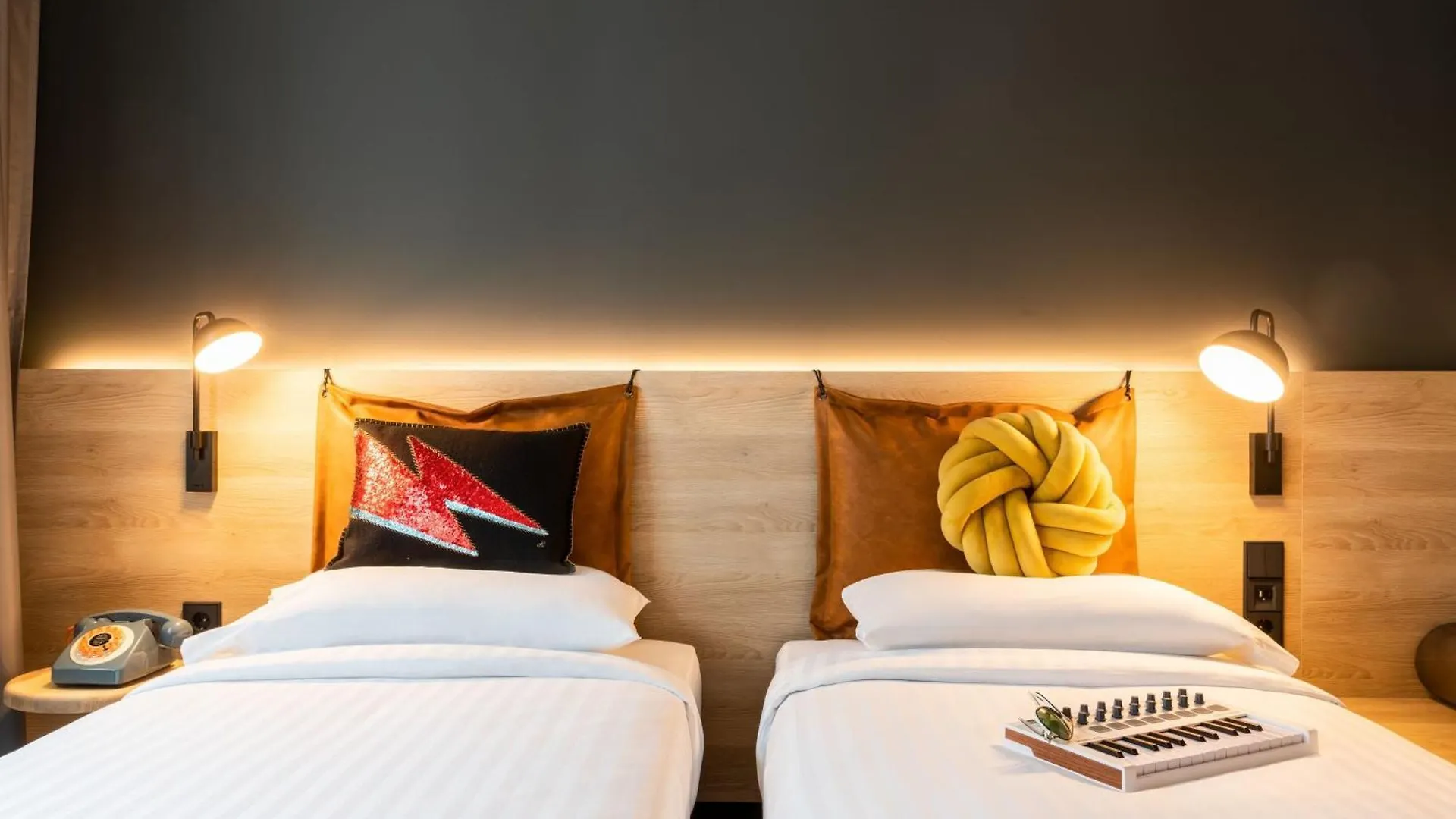 فندق Moxy Berlin Airport شونيفيلد 3*,