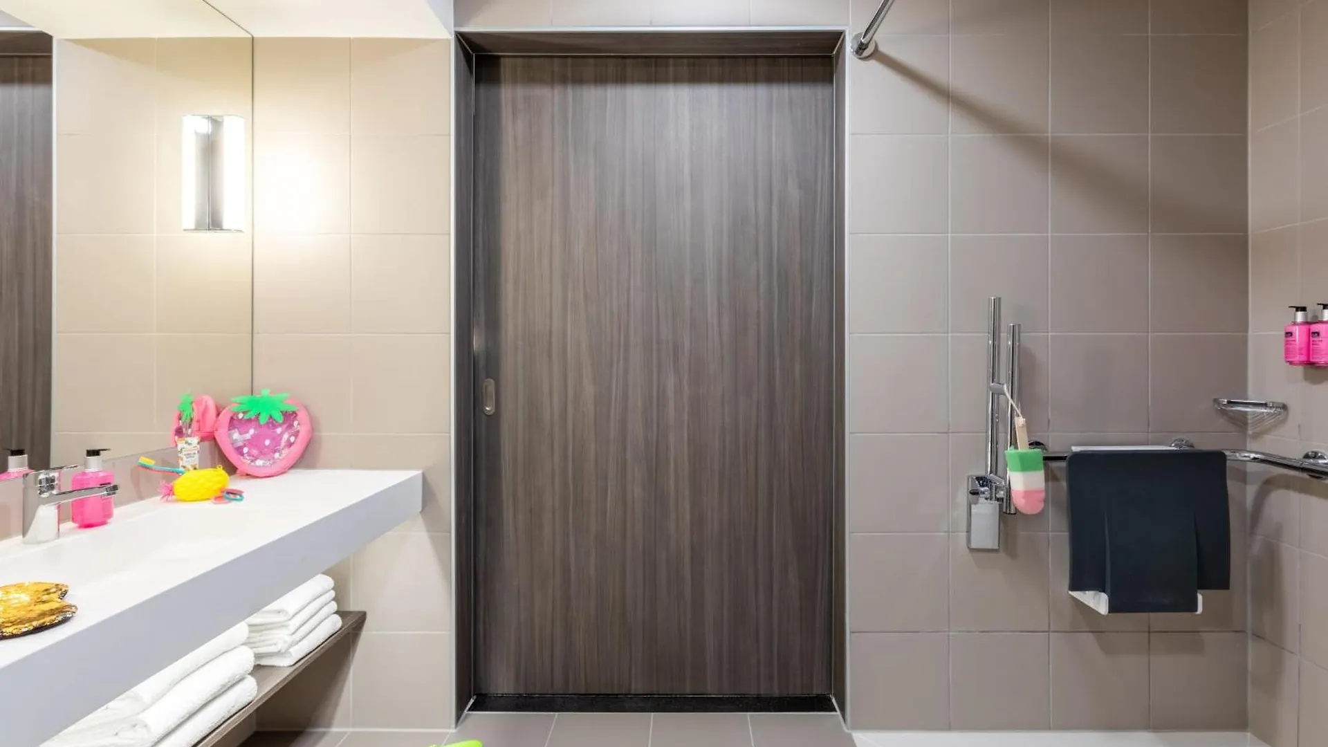 فندق Moxy Berlin Airport شونيفيلد